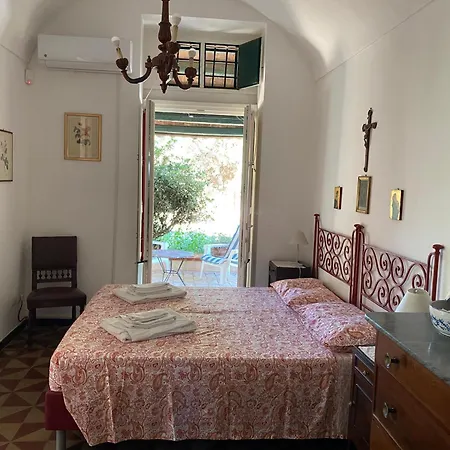 Villa Casale Vignazze Punta Secca